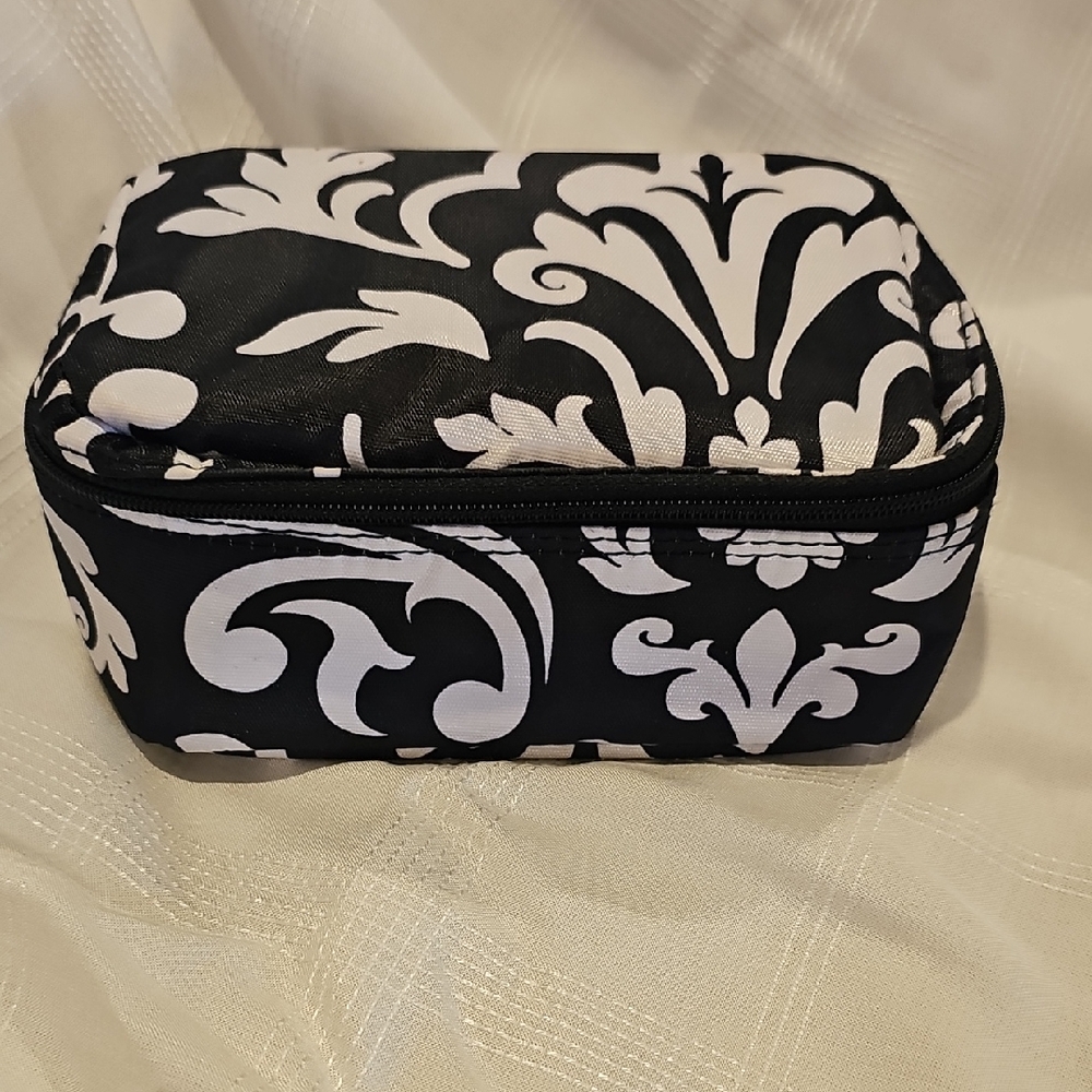 Thirty One Black and White Patterned Jewelry Case